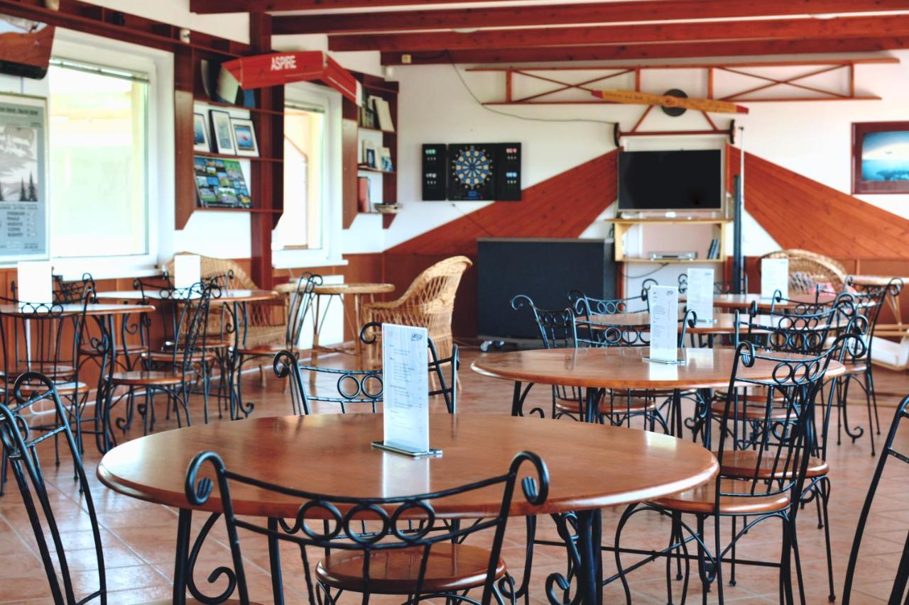 Matko Airport Es Elmenykoezpont Bed and Breakfast Εξωτερικό φωτογραφία